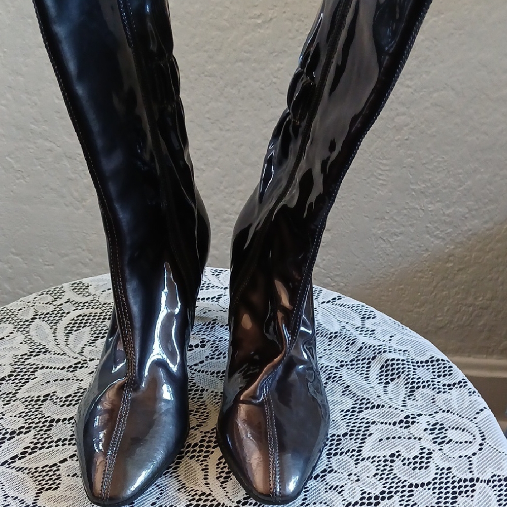 Aquatalia Black Heeled Paten  Boots Sleek Timeless Design